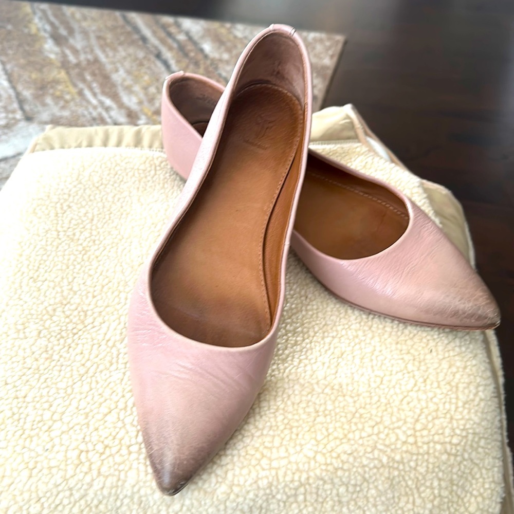 Flats in pastel color Frye 6M